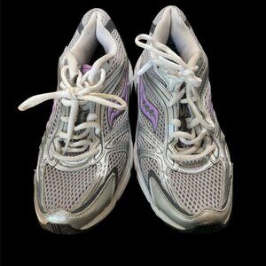 EUC Saucony Model# 15096-12 Oasis size 8.5 Purple and Silver running shoes